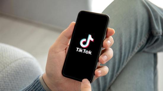 TikTok collaborates with eyewear brands for fashion styling